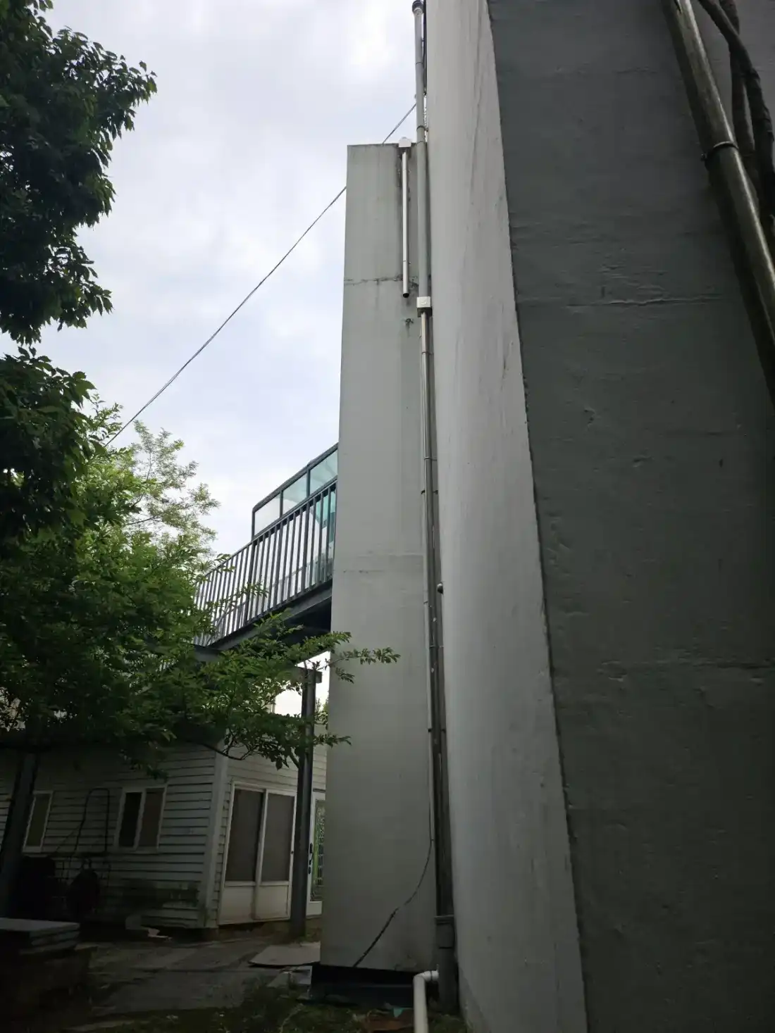 포천 선홈통설치 — 단독주택 외벽 시공 모습