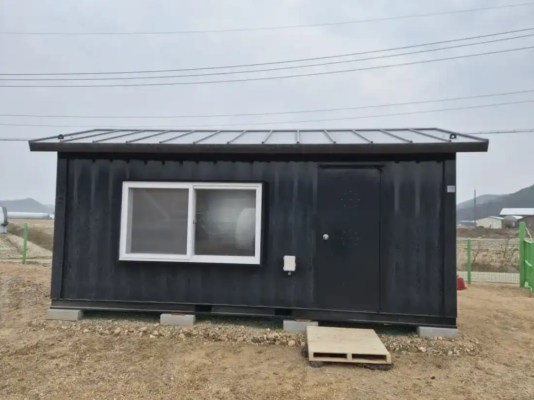 처마 물받이 + 선홈통 동시 시공 시공 전 — 도색 거터 마감 직후